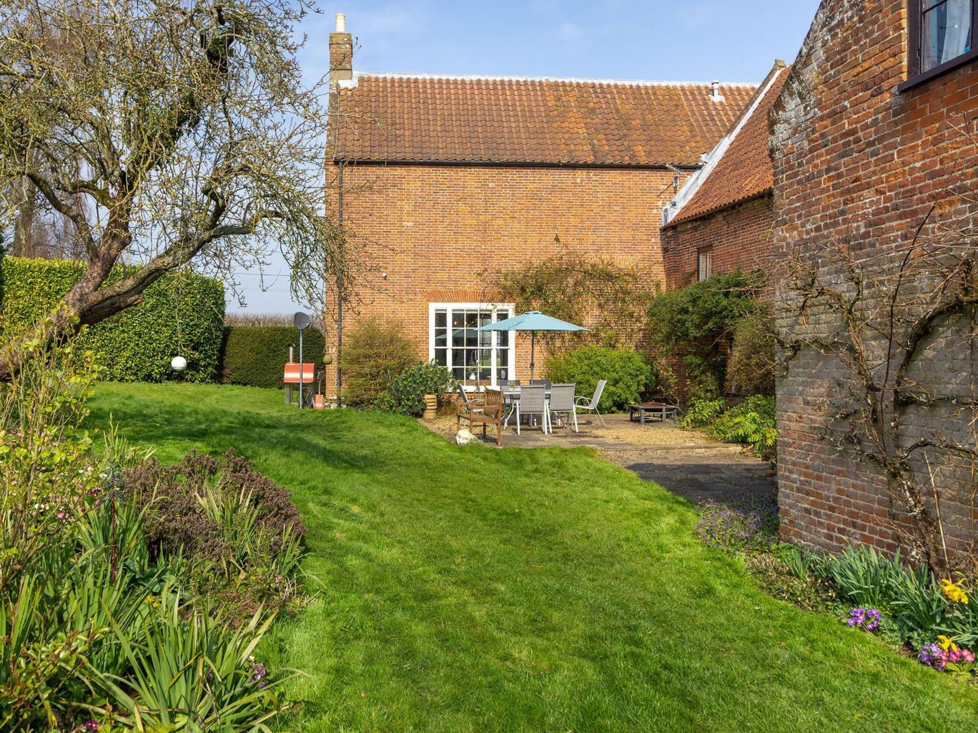 Hemblington Hall Arts&Leisure Ltd South Walsham Exterior foto